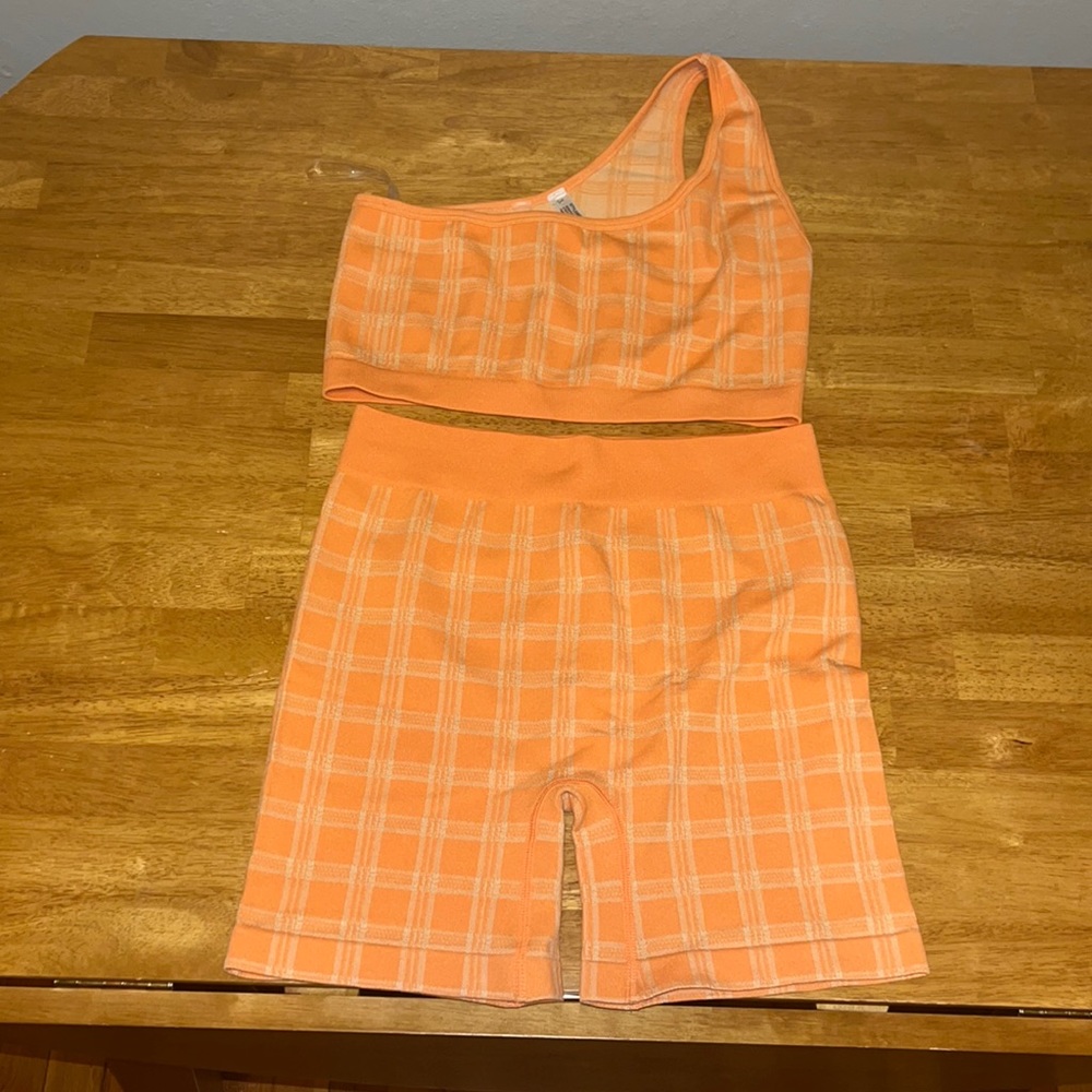 M/L ANWND Brand 2-Piece Set